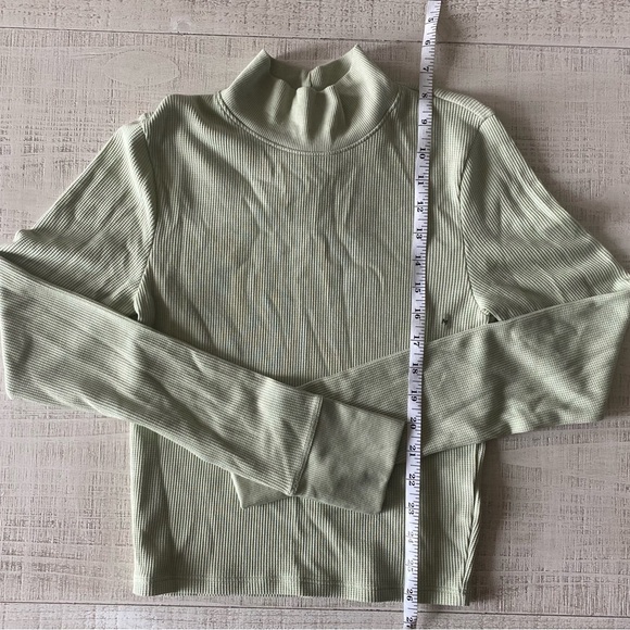 American Eagle Waffle Knit Longsleeve Turtle Neck [NWT] - Picture 4 of 6